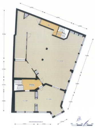 Plattegrond van een verdieping aan de De Ruijterkade met meerdere kamers, een hal en overloop.